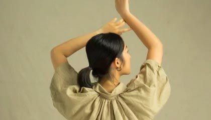 爱游戏在线-鲁能中后卫因红牌停赛一场，球队头疼