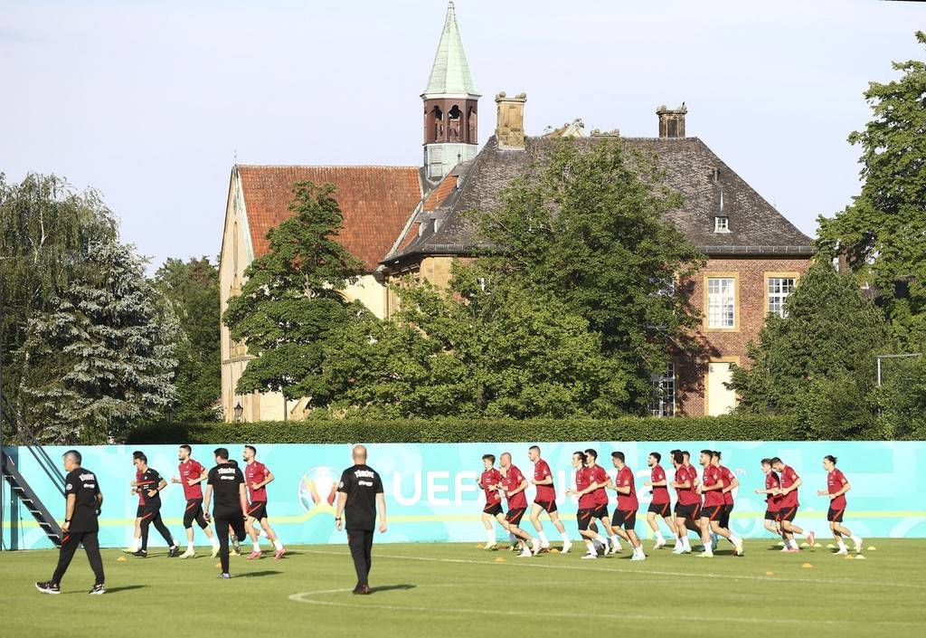 爱游戏大厅-竞争激烈！俄罗斯国家队备战土耳其的简单介绍