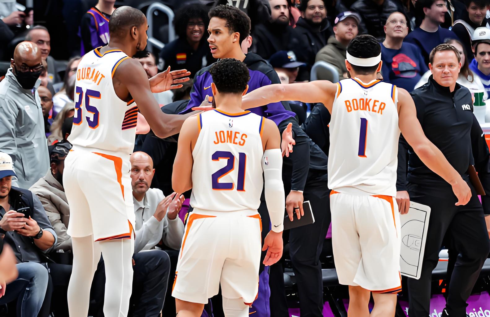 太阳主场击败爵士，布克砍下全队最高得分的简单介绍