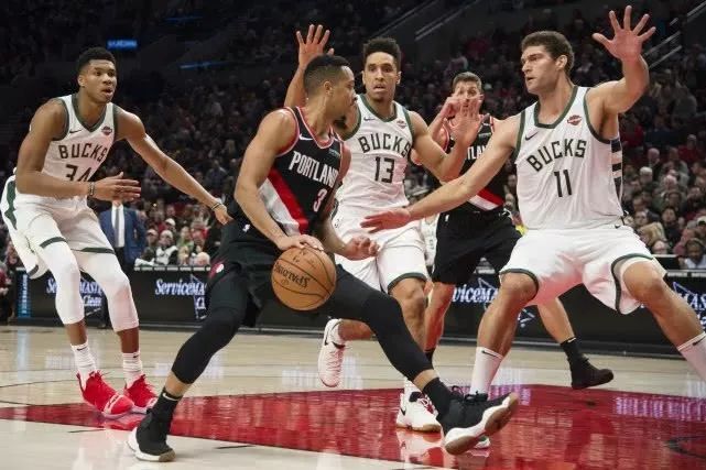 爱游戏下载-澳大利亚男篮险胜雄鹿B队，麦科勒姆送出助攻