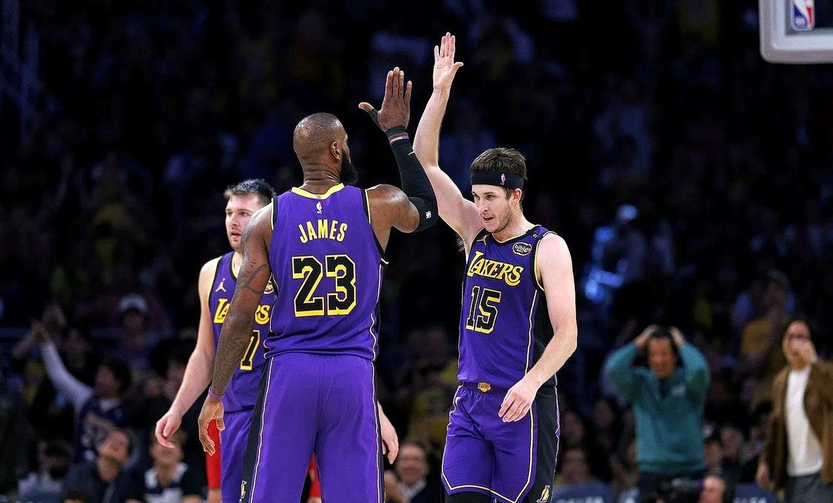 爱游戏官方-勇士大胜鹈鹕，终结三连败