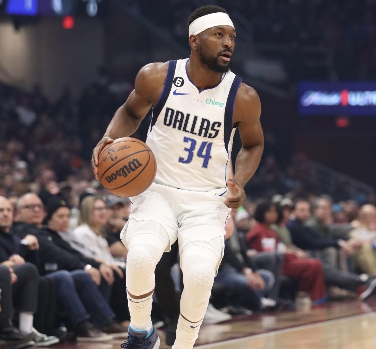 爱游戏在线-公牛客场惨败独行侠，沃克独砍29分