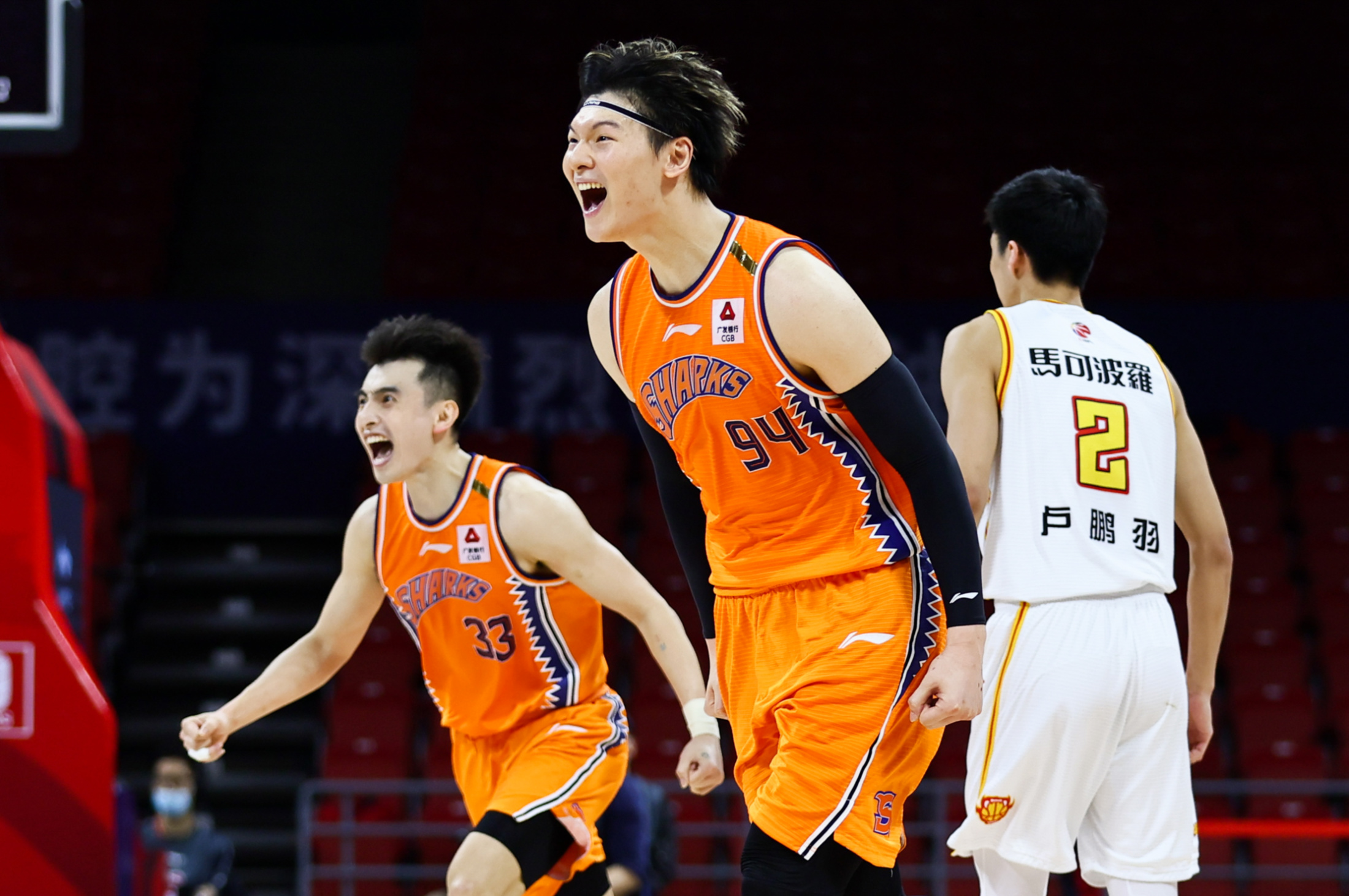 广东队横扫76人，王哲林带队取胜